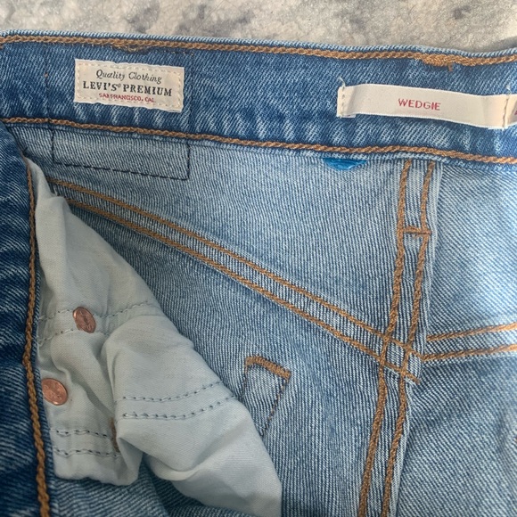 Levi’s Wedgie Straight Jeans - Picture 5 of 13